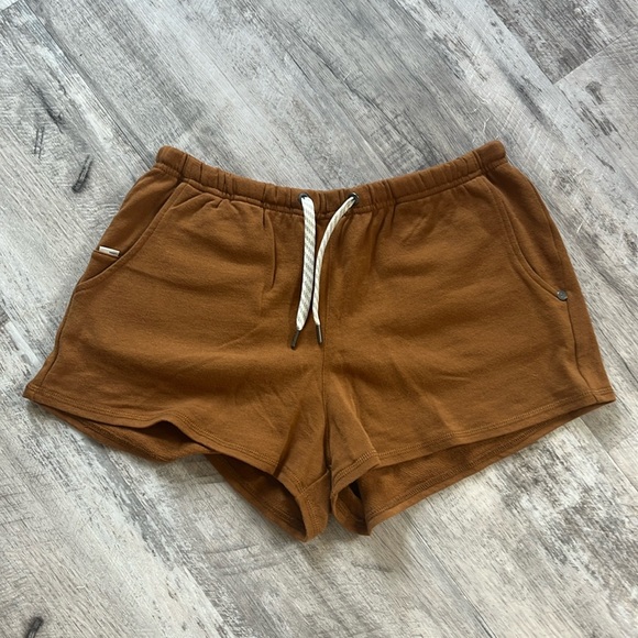 Vuori Sunnyside short in tumeric 😊❤️ - Picture 1 of 5
